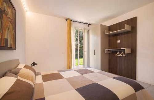 Cisano Apartment | Villa Manzoni Apt 2