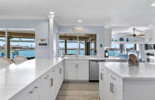 Eight Lakes House | Villa Margarita - 4 Bedroom w/Beautiful Lake View and Gulf Access!