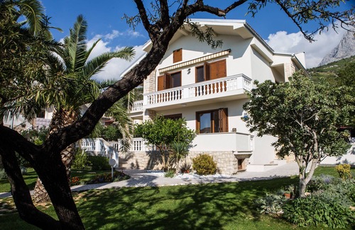 Promajna Villa | VILLA Markota, BEAUTIFUL PLACE FOR FAMILY EXPIRIENCE , up to 8 person