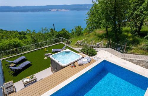 Lokva Rogoznica Villa | Villa Maruncela with sea and island views, 5 bedrooms, private pool, gym
