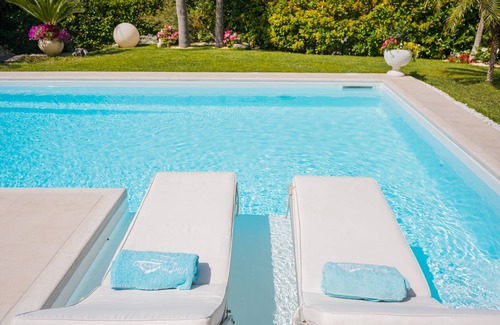 Taormina Apartment | Villa Mastrissa Deluxe Apartment with pool, garden and parking, a few minutes from Taormina