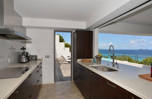 La Grande Montagne Villa | Villa Matajagui by Fantasia Villas