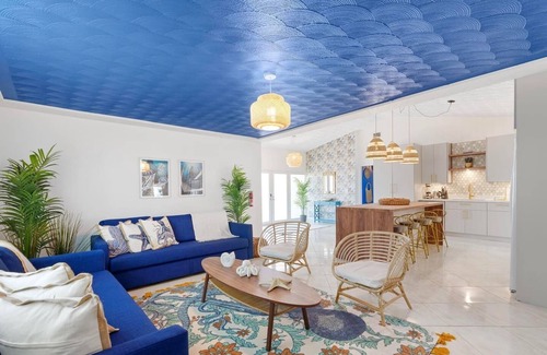 Ludlam House | Villa · Mediterranean Villa - Big Pool-Pool Spa BBQ Fits18