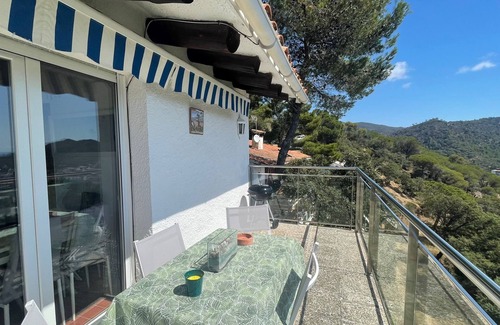 Tossa de Mar House | Villa 'Mediterraneo' with Sea View, Pool & Wi-Fi