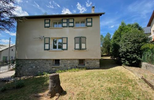 Barcelonnette Apartment | Villa Meyronnes 3 chambres vue degagée montagnes