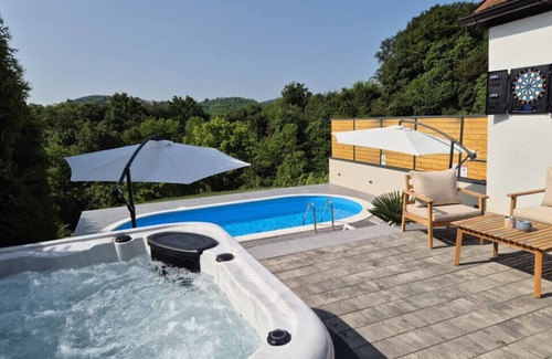Jalzabet Villa | Villa Mila by Villas Guide