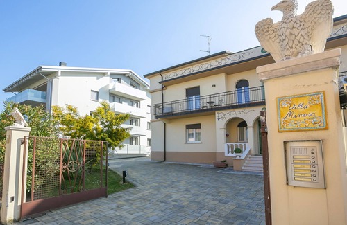 Desenzano del Garda Apartment | Villa Mimosa - Appartamento 1, Desenzano Del Garda, Italy