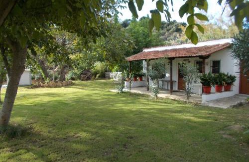 Kato Vrontou House | Villa Mina