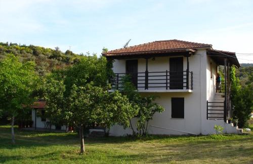 Kato Vrontou House | Villa Mina