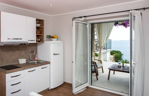 Mlini Apartment | Villa Mirjana - Studio Apartment with Terrace and Sea View (Bogumila)