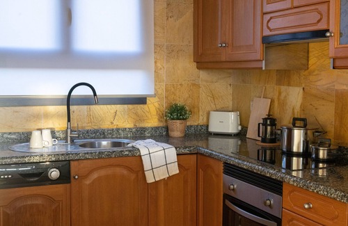 Montana Roja Villa | Villa "Mo Luxury Heated Pool" with Mountain View, Private Pool & Wi-Fi