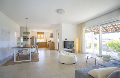 Ricadi Villa | Villa moderna con piscina privata e vista mare