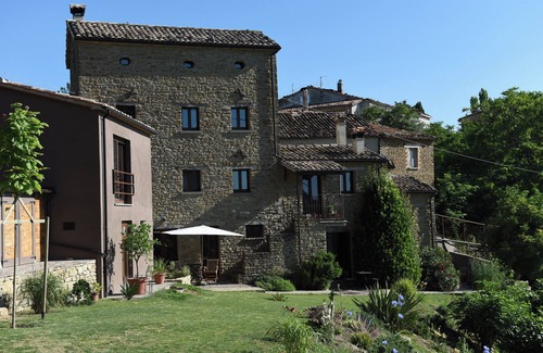 Lunano Apartment | Villa MOKA Apartment "PAULA" in a medieval farmhouse; in Montefeltro (Le Marche)