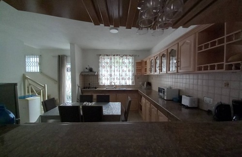 Wolmar Villa | Villa individuel meublé, climatisé, équipé, 2 min de la plage,1km de commodités.