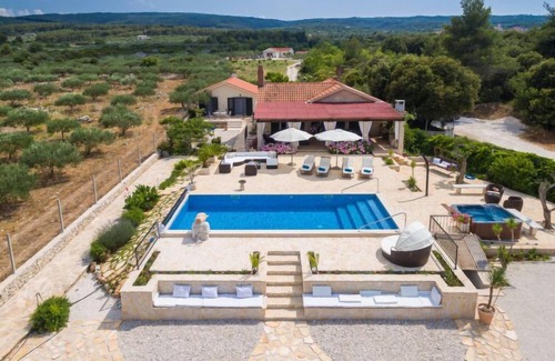 Supetar House | Villa Mutnik by Interhome