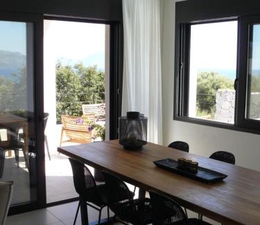 Pogonia Villa | Villa Mytikas, luxury in Greece with seaview and heated pool & jacuzzi