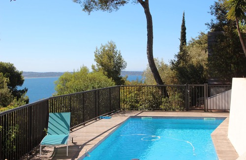 Hyeres House | Villa NEA with sea view and private swimming pool, classified 4 stars.
