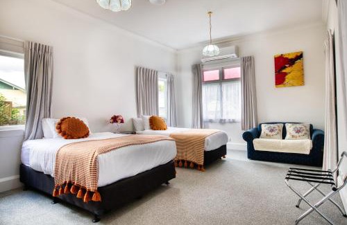 Hamilton East Villa | Villa near CBD and Globox Arena