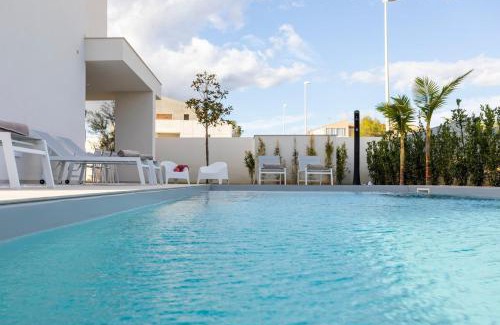 Grottelle Villa | Villa Nerissa - IsulaTravel