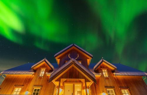 Laukeng House | Villa Nestun - Northern lights villa with sauna