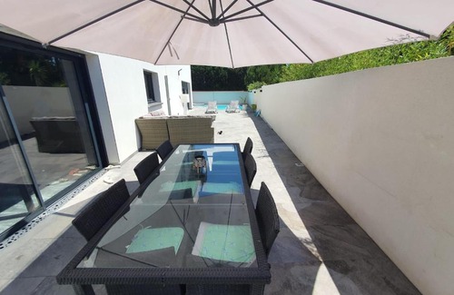 Bompas Villa | Villa Neuve Exceptionnelle avec piscine et SPA