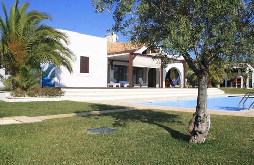 Fornos Villa | Villa Oasis Azul - beautiful villa with heated private pool, short walk to all.