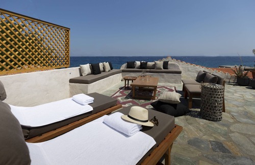 Agios Konstantinos Villa | Villa of the old olive oil factory