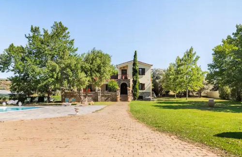 Marathon Villa | Villa OINOI with Pool for Luxury Vacation and Events