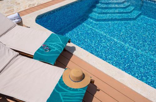 Prolozac House | Villa Old House with Pool, Jacuzzi