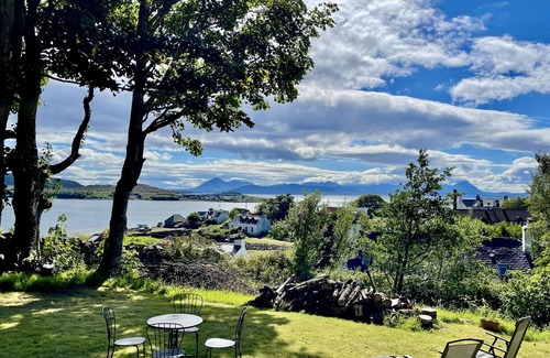 Breakish Villa | Villa on 4 acres by the sea with views to Skye & Raasay