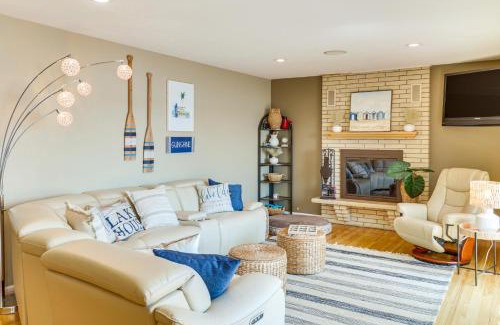 Alexandria House | Villa on Lake Darling Fire Pit, Deck and BBQ!