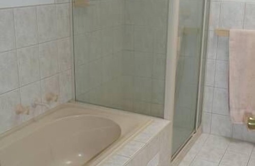 Adelaide Central Business District House | Villa on Louisa 3 bedroom townhouse south east corner of Adelaide city