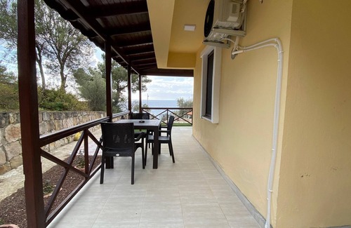 Pelitkoy Villa | Villa on site with pool by the sea