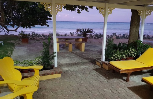 Mammee Bay Villa | Villa on the Beach. Charming, Quaint 3 bedroom at Cannon Villas Ocho Rios