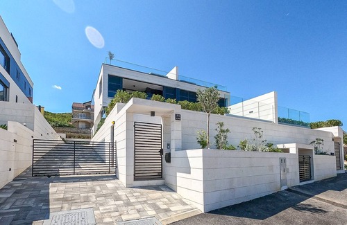 Vinjerac Villa | Villa One Villa with pool, sea view and balcony - Villa One
