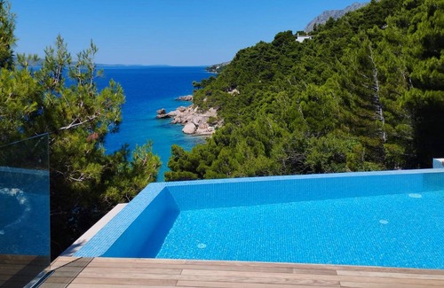 Marusici Apartment | Villa Opera Apartment With new Infinity Pool and Lounge Area