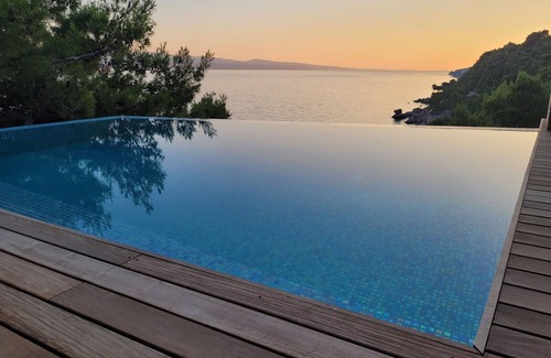 Marusici Apartment | Villa Opera Apartment With new Infinity Pool and Lounge Area