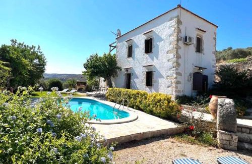 Makhairoi Villa | Villa Ovgoro, Provarma, pool, seaview balcony