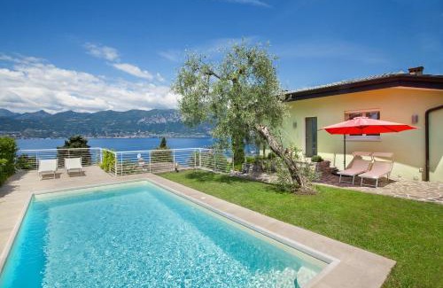 Torri del Benaco Villa | Villa Palladini With Pool