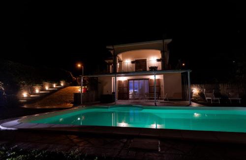 Trevignano Romano Villa | Villa Panorama Pool & Garden