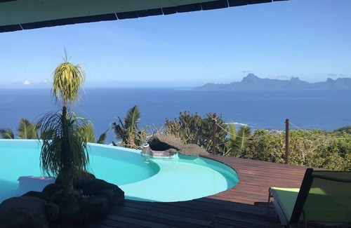 Punaauia Villa | Villa Paradise Tahiti, une vue extraordinaire avec piscine et jacuzzi