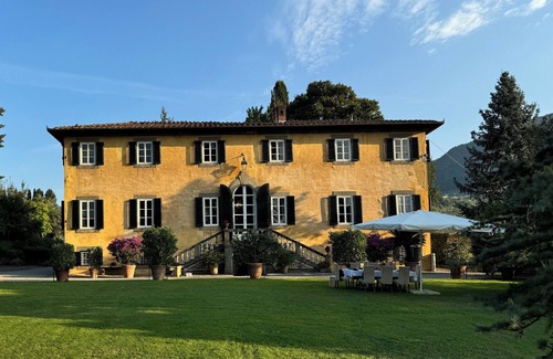 Capannori Villa | VILLA PARADISO, stunning XVII century villa on the hills at 7 kms east of Lucca