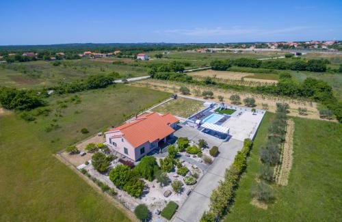 Zemunik Donji Villa | Villa Perini Dvori