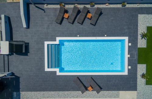 Zemunik Donji Villa | Villa Perini Dvori