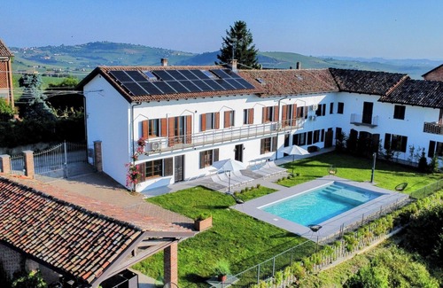 Costigliole d'Asti Villa | Villa Perla, hilltop location with pool