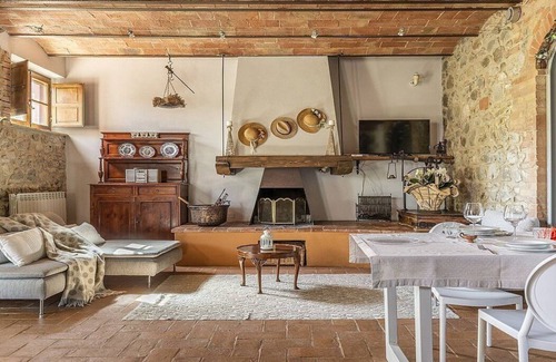 Gallina Villa | Villa Pernice: An elegant and welcoming two-story villa surrounded by the greenery, with Free WI-FI.