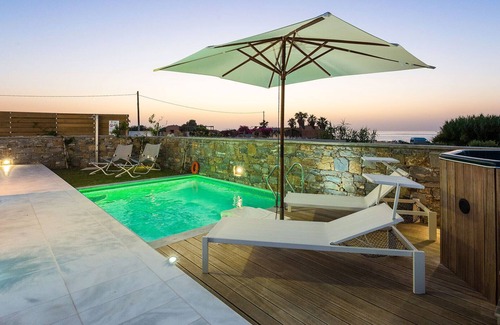 Pigianos Kampos Villa | Villa Persi, Exclusive Villa With Private Beach Facilities