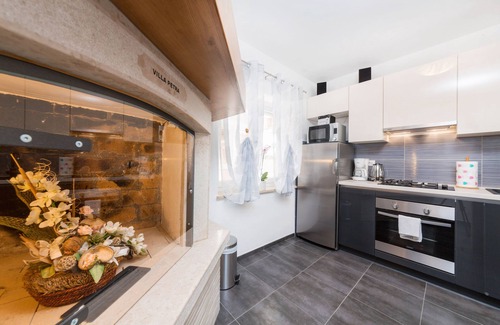 Brnobici Villa | Villa Petra, Kaštelir with Pool, Sauna and Jacuzzi ☆ near the POREC-ISTRIA