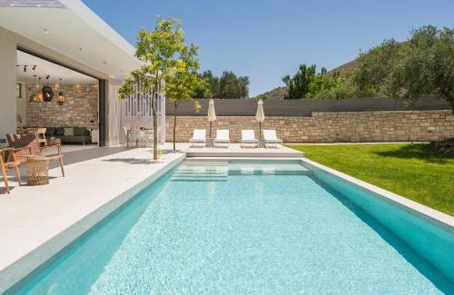 Maza Villa | VILLA PETRA PHILIPPOS heated pool optional