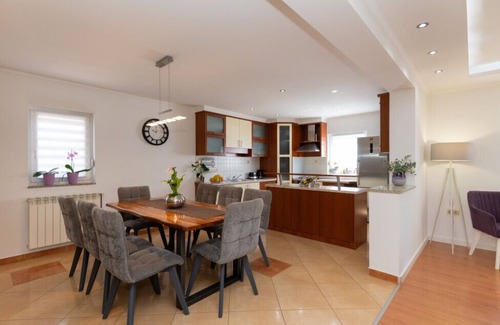 Lokvicici Villa | Villa Piplica-Makarska by Villas Guide